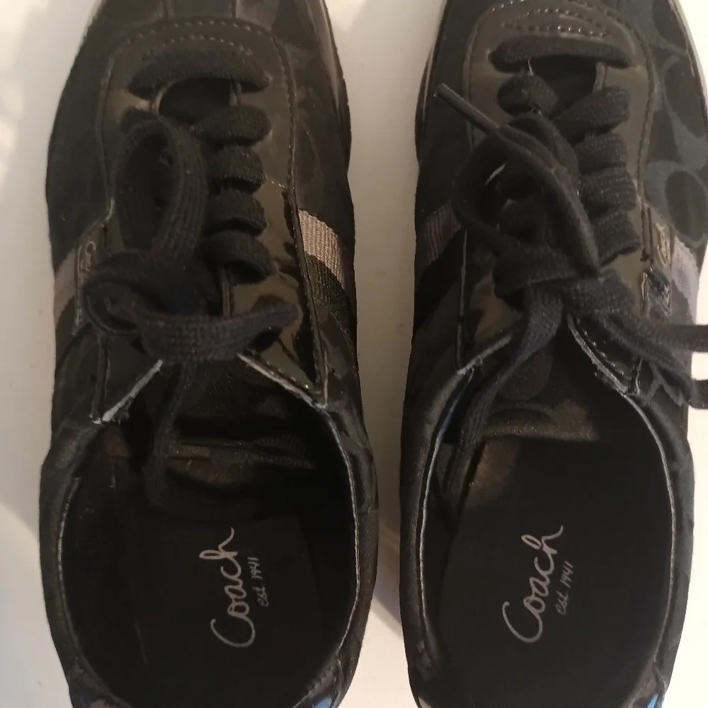 Coach Kingsley Signature C size 8 black women's